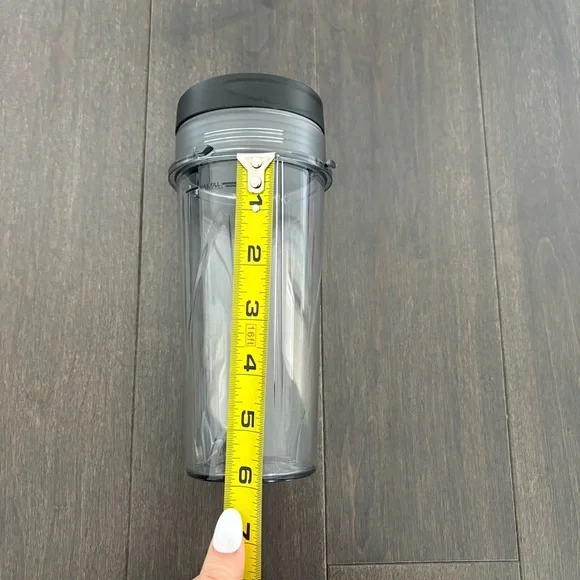 Ninja Blender Cup with Sip & Seal Travel Lid – Clear
Smoothies, Drinks - Picture 3 of 4